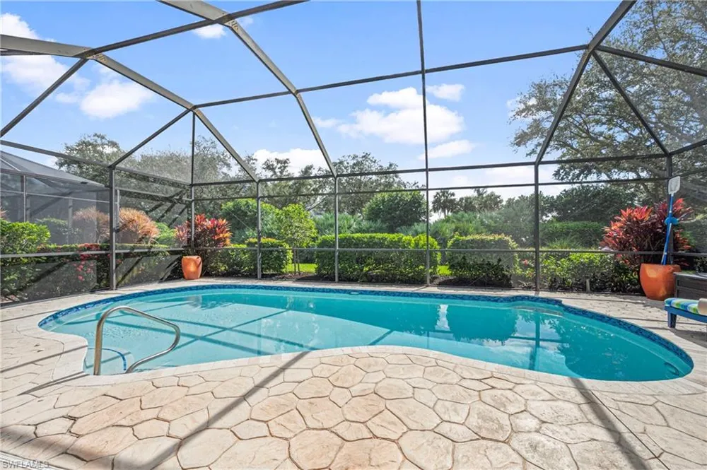 1742 Marsh RUN Naples, FL 34109