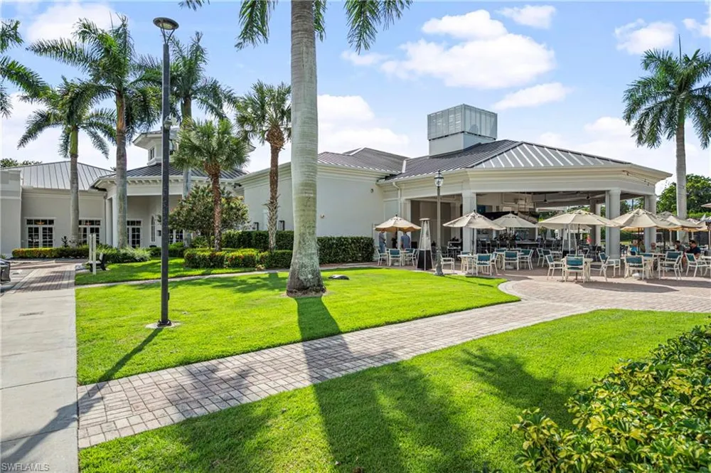 1742 Marsh RUN Naples, FL 34109