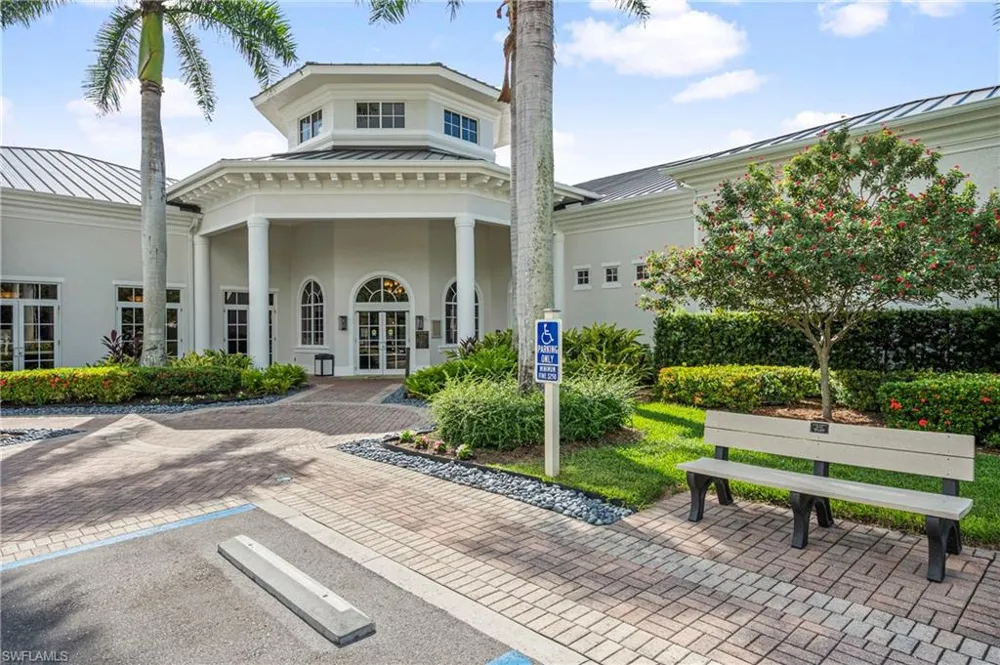 1742 Marsh RUN Naples, FL 34109