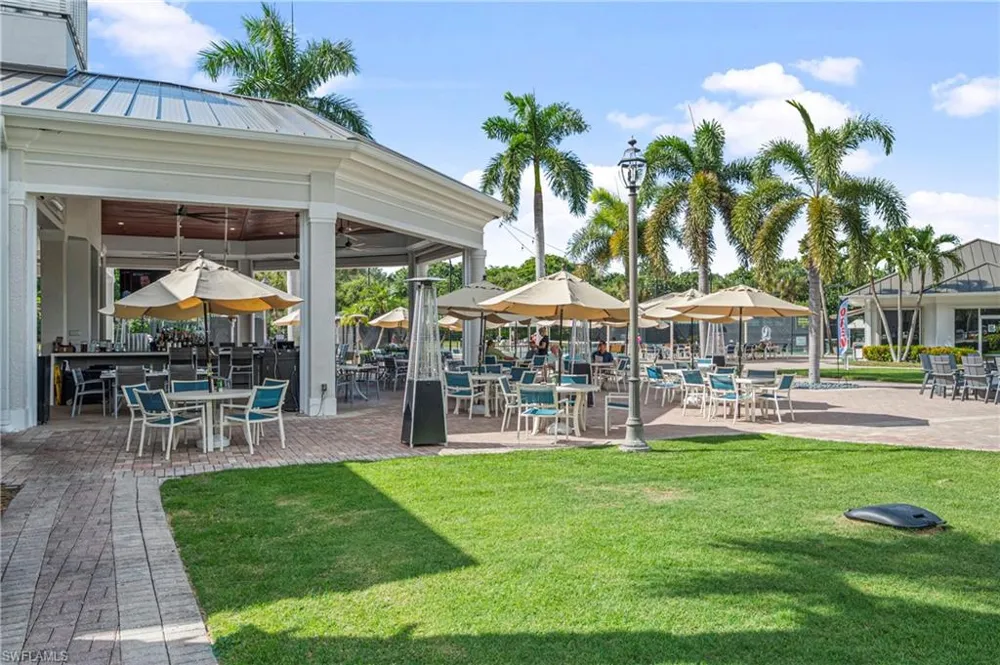 1742 Marsh RUN Naples, FL 34109