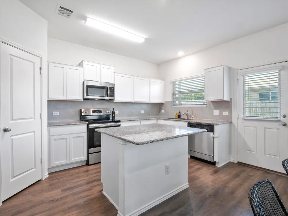 109 Comet Drive Jarrell, TX 76537