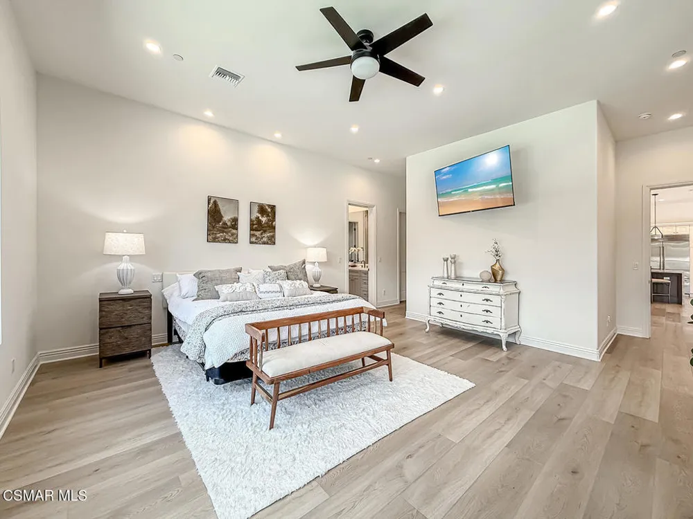 395 Sherwood Court Thousand Oaks, CA 91361