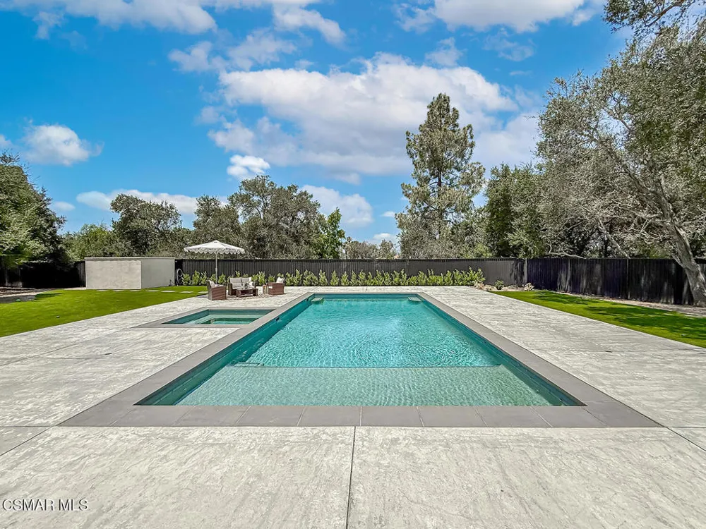 395 Sherwood Court Thousand Oaks, CA 91361