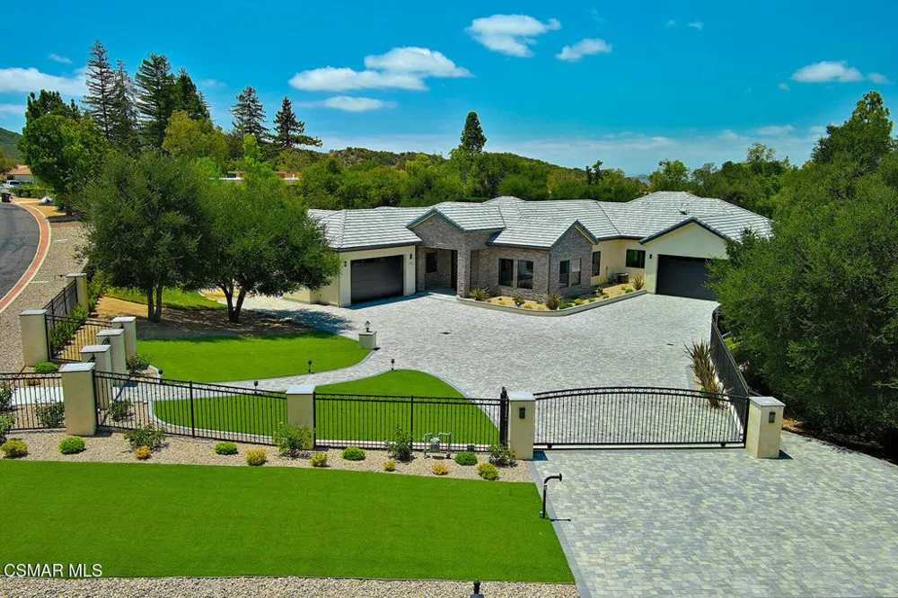 395 Sherwood Court Thousand Oaks, CA 91361