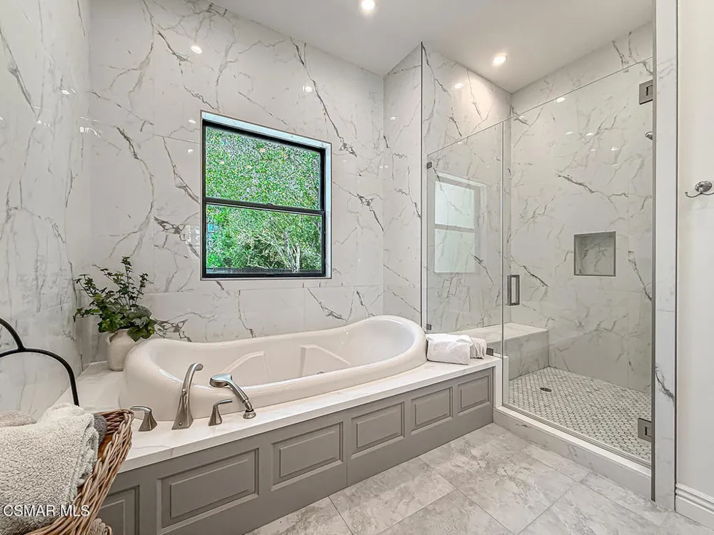 395 Sherwood Court Thousand Oaks, CA 91361