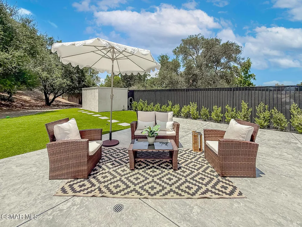 395 Sherwood Court Thousand Oaks, CA 91361