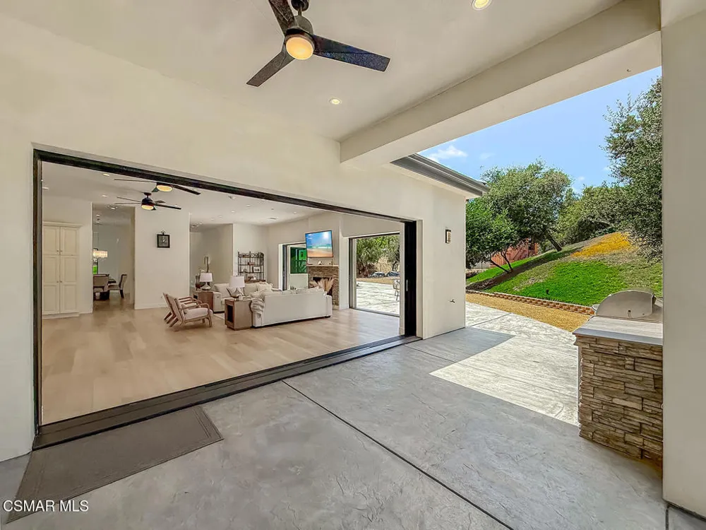 395 Sherwood Court Thousand Oaks, CA 91361