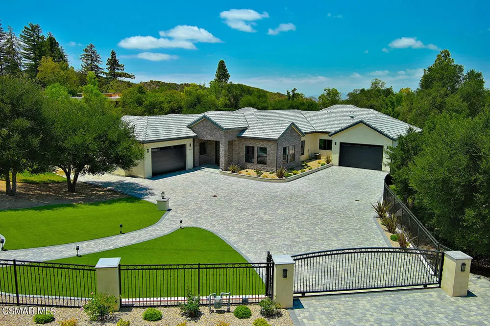 395 Sherwood Court Thousand Oaks, CA 91361