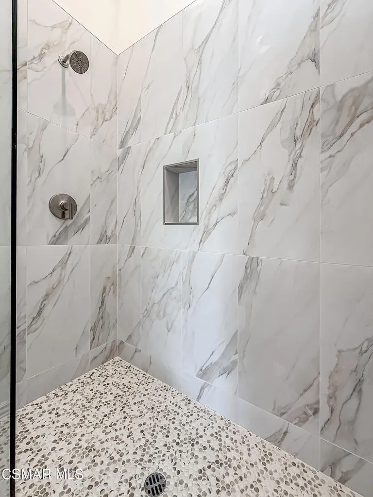 395 Sherwood Court Thousand Oaks, CA 91361
