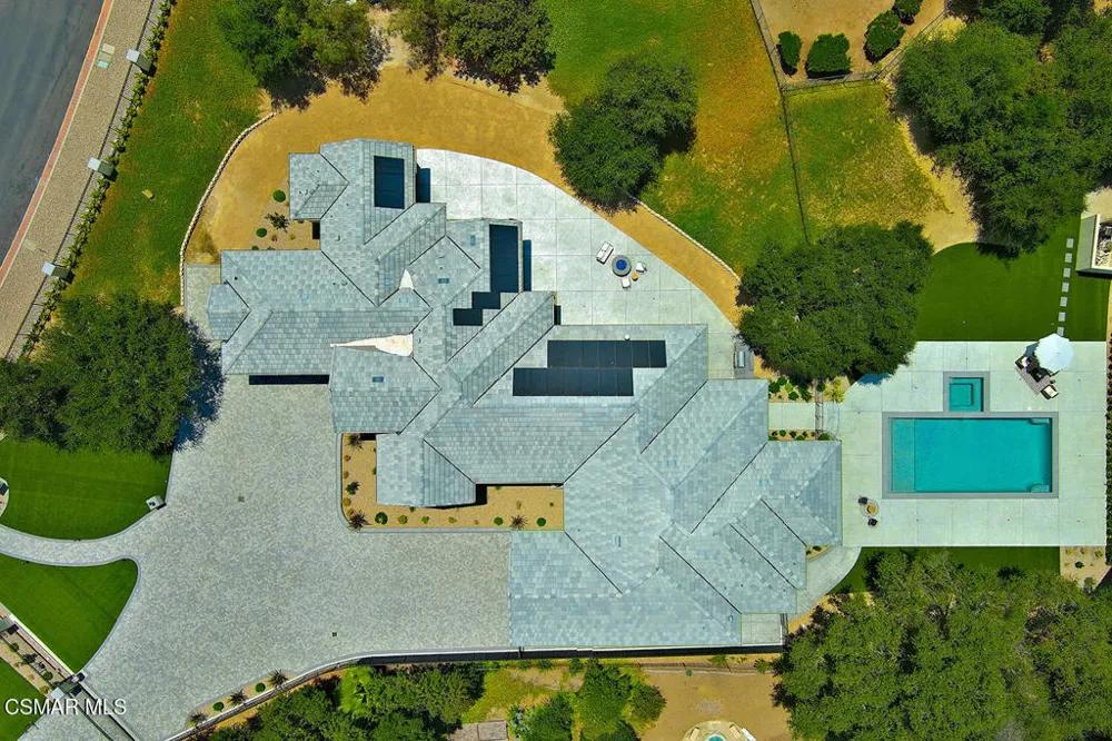 395 Sherwood Court Thousand Oaks, CA 91361