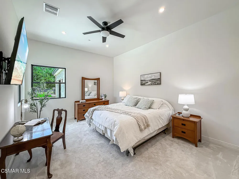 395 Sherwood Court Thousand Oaks, CA 91361