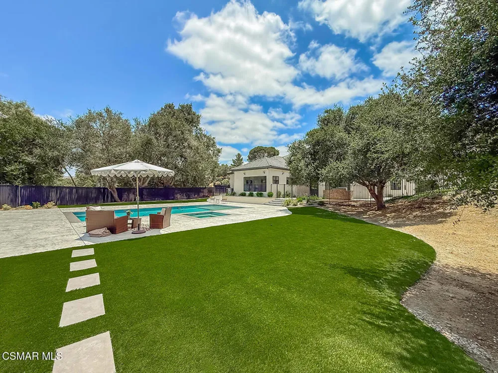 395 Sherwood Court Thousand Oaks, CA 91361