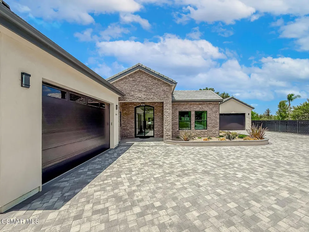 395 Sherwood Court Thousand Oaks, CA 91361