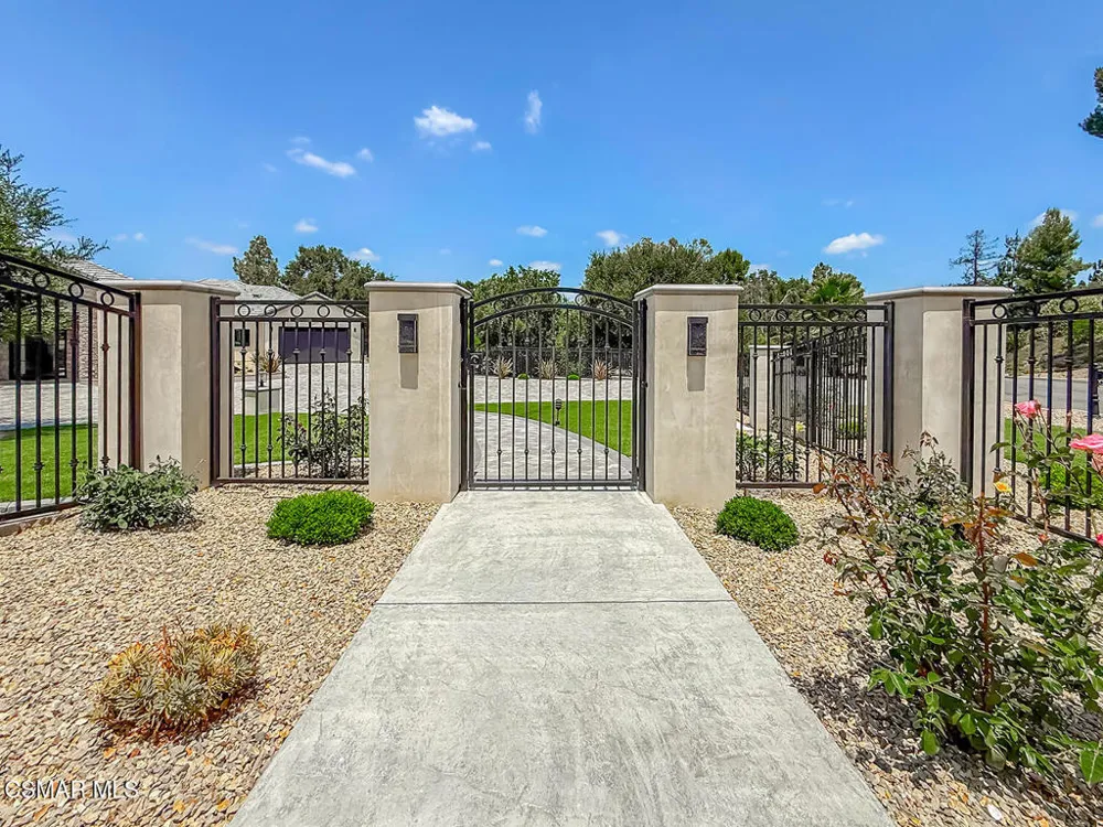 395 Sherwood Court Thousand Oaks, CA 91361