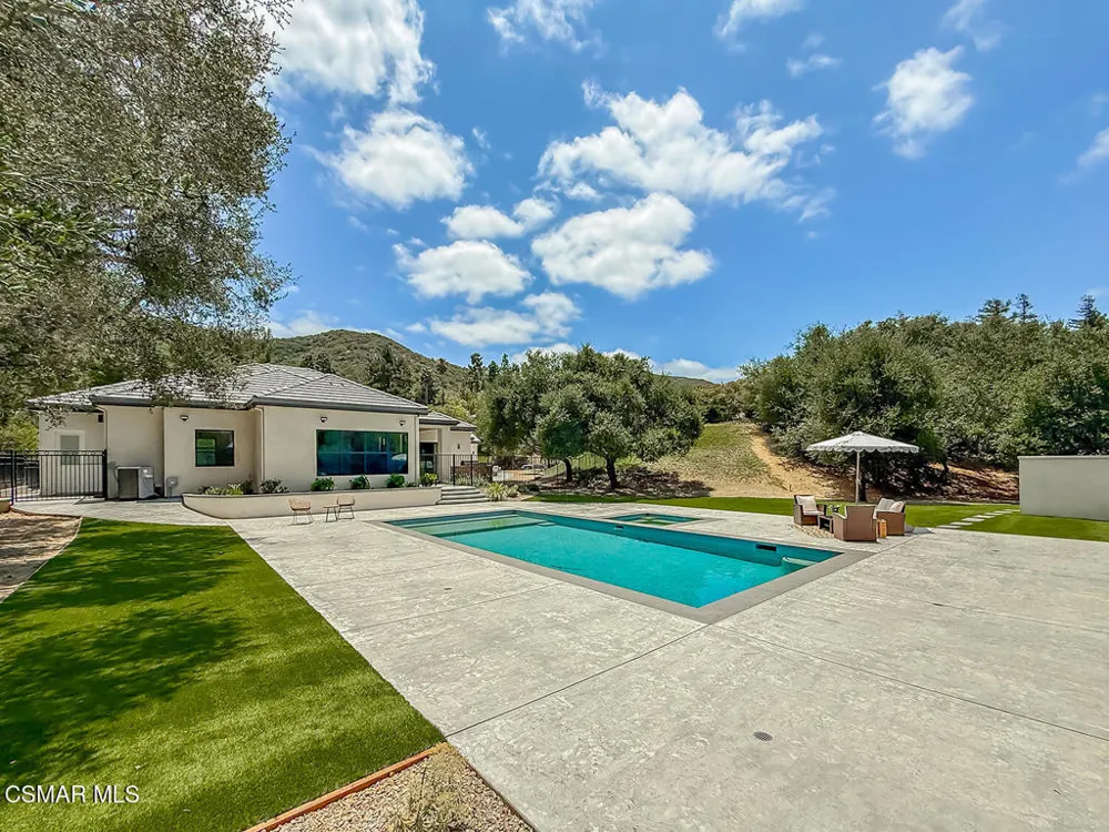 395 Sherwood Court Thousand Oaks, CA 91361