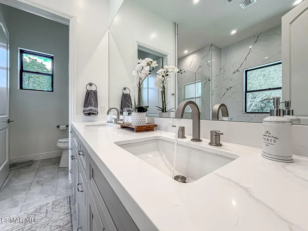 395 Sherwood Court Thousand Oaks, CA 91361
