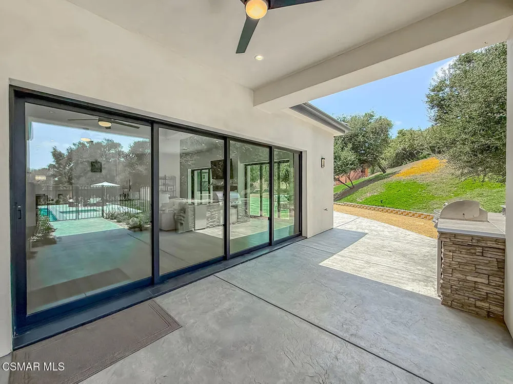 395 Sherwood Court Thousand Oaks, CA 91361