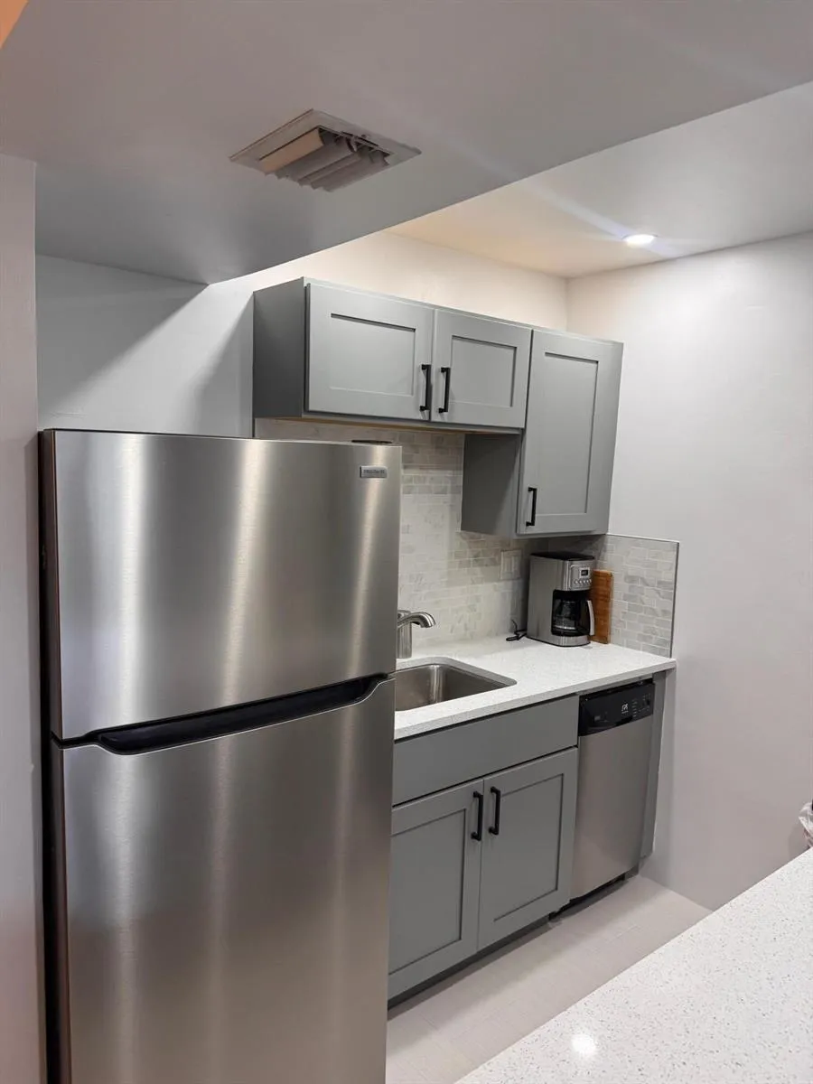 2565 S Ocean 2060 Boulevard #2060 Palm Beach, FL 33480
