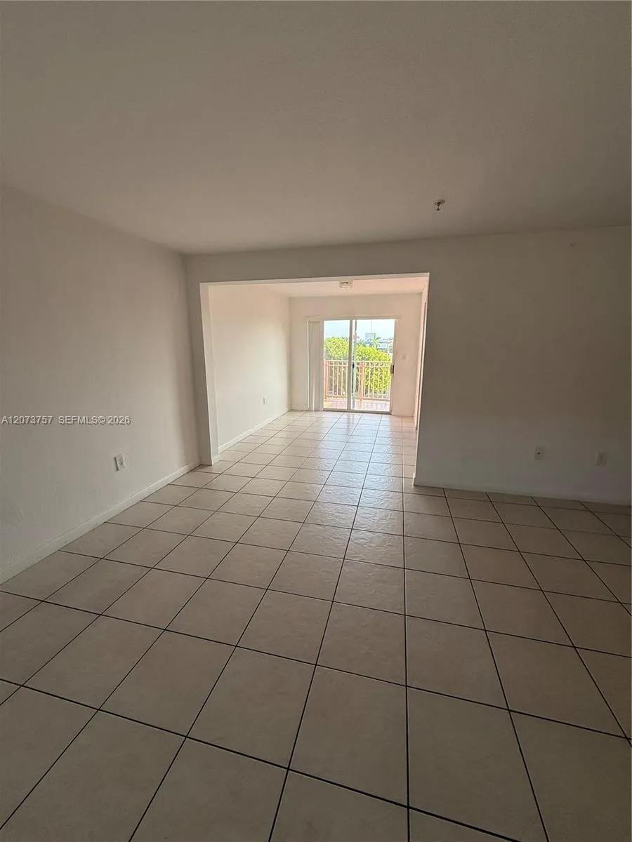 21 E 3rd St #507 Hialeah, FL 33010