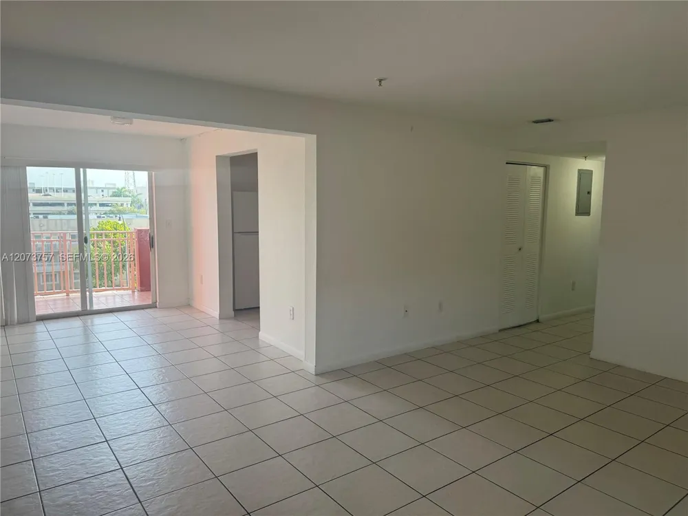 21 E 3rd St #507 Hialeah, FL 33010