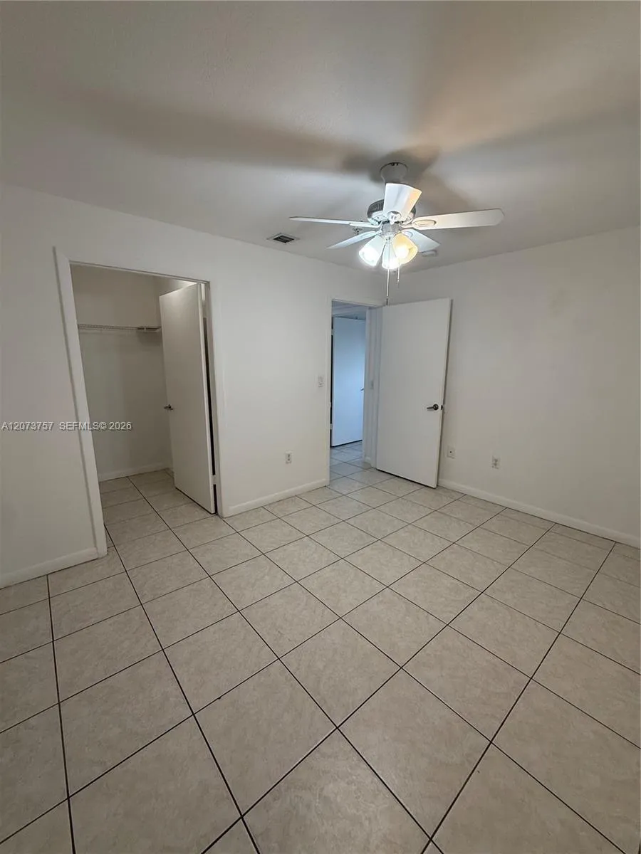 21 E 3rd St #507 Hialeah, FL 33010