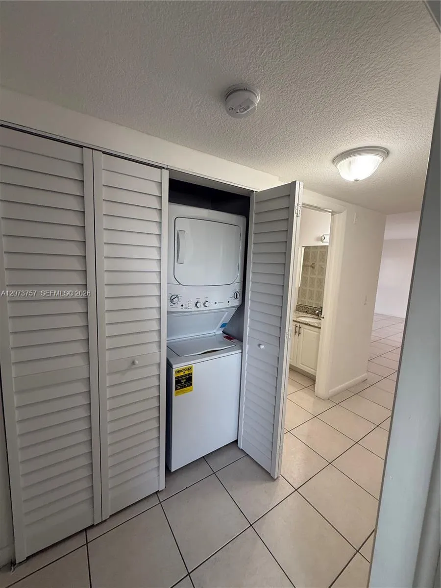 21 E 3rd St #507 Hialeah, FL 33010
