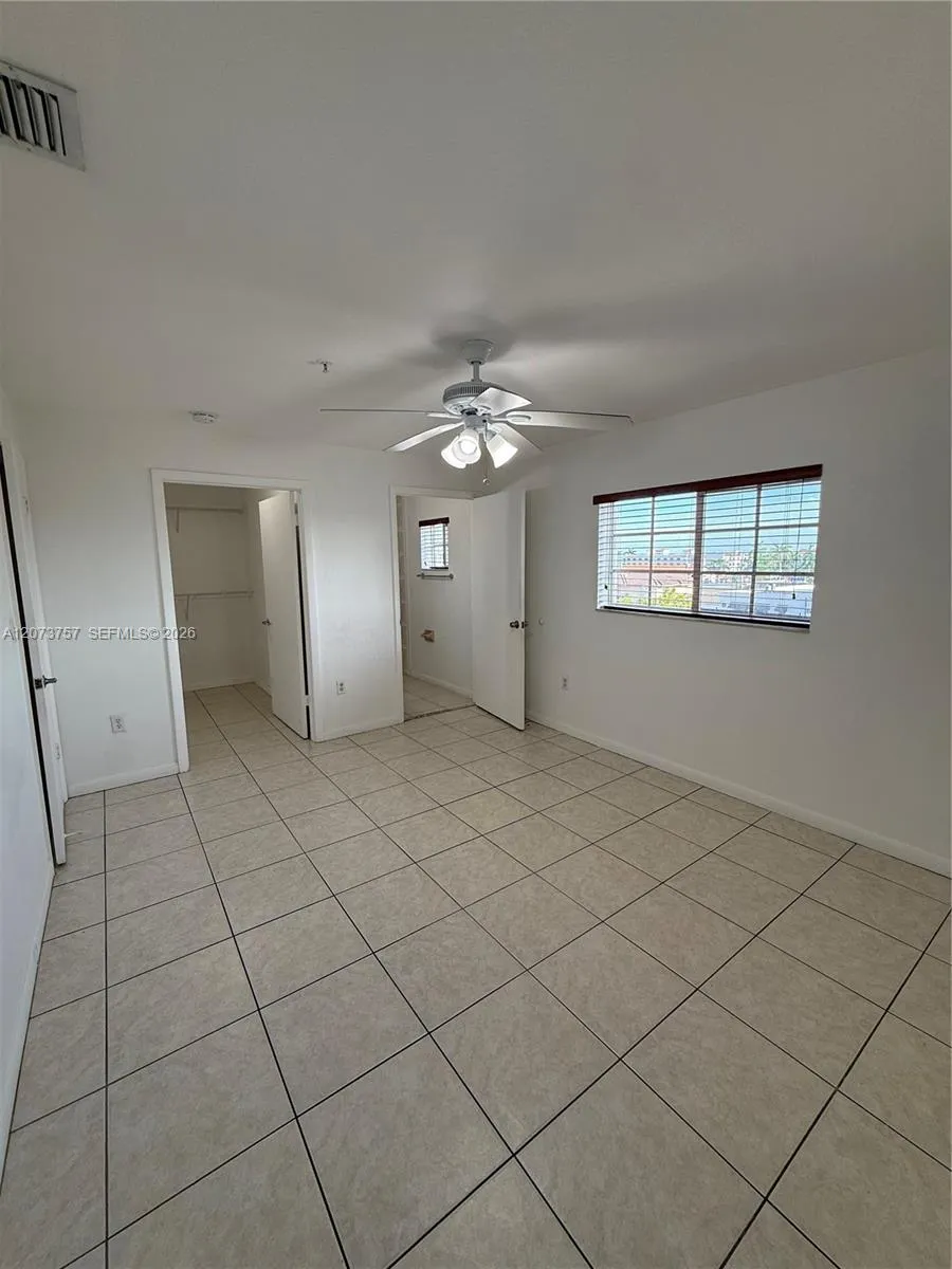 21 E 3rd St #507 Hialeah, FL 33010