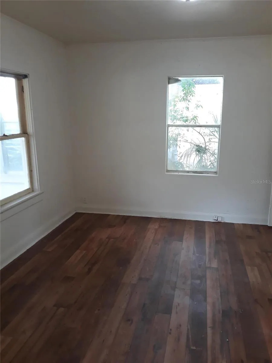 403 WALNUT STREET Auburndale, FL 33823