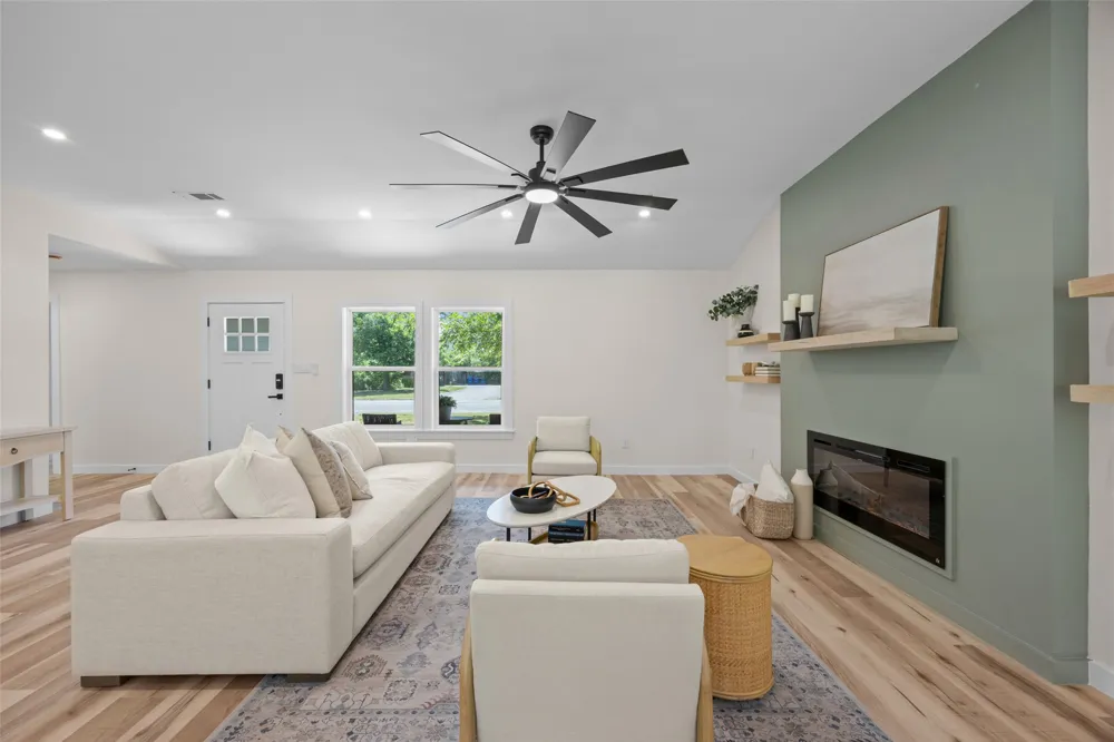 705 Campbell Street Lockhart, TX 78644