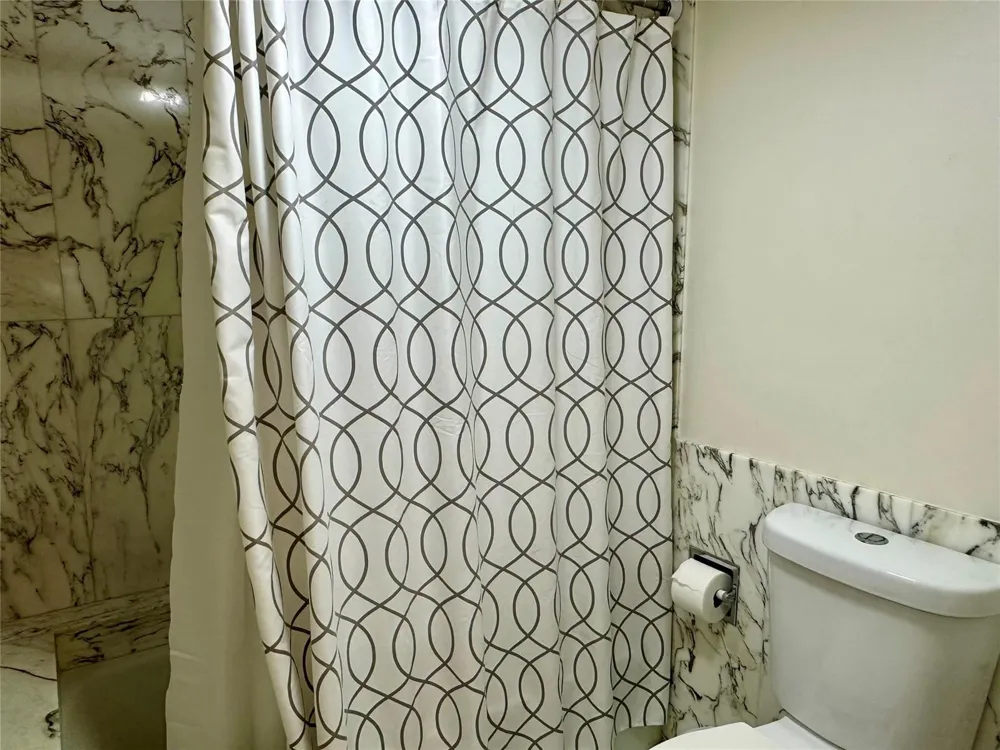 5100 OCEAN BOULEVARD #608 Lauderdale By The Sea, FL 33308