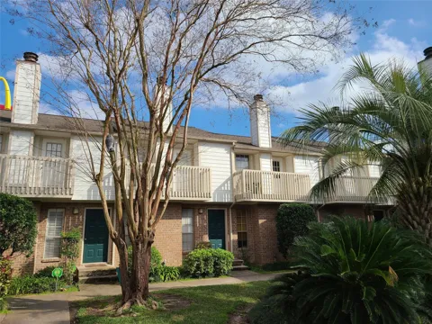 2626 North Boulevard #18