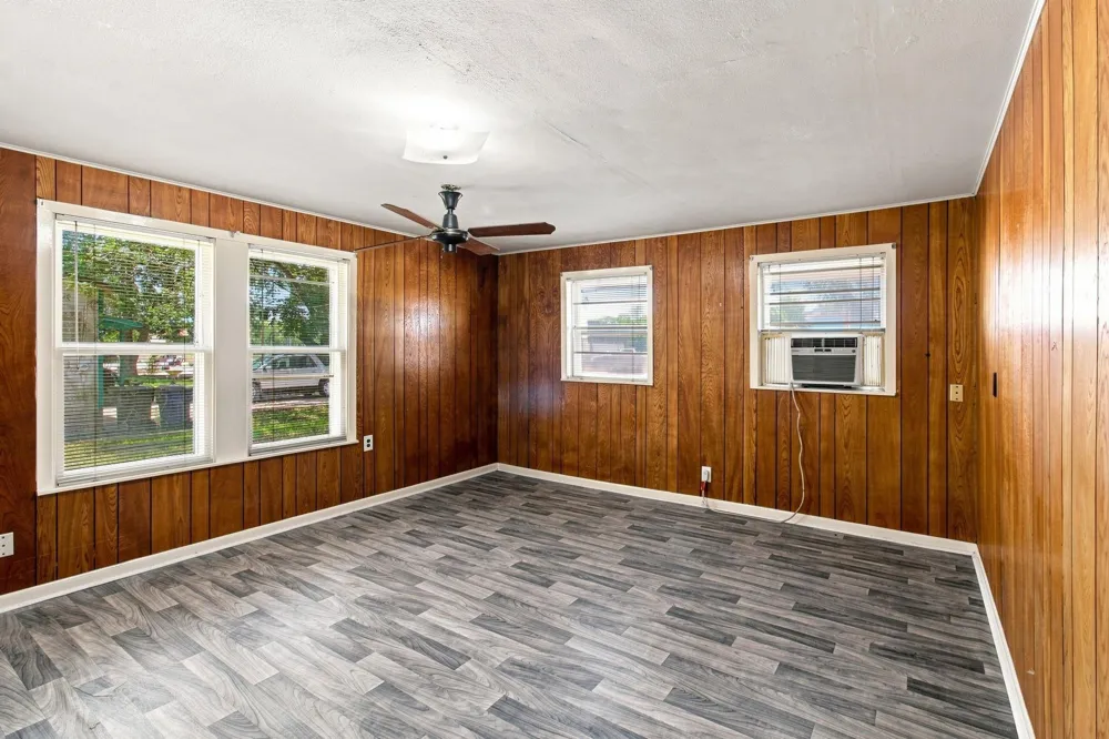 817 Masonic Oak Drive Brazoria, TX 77422
