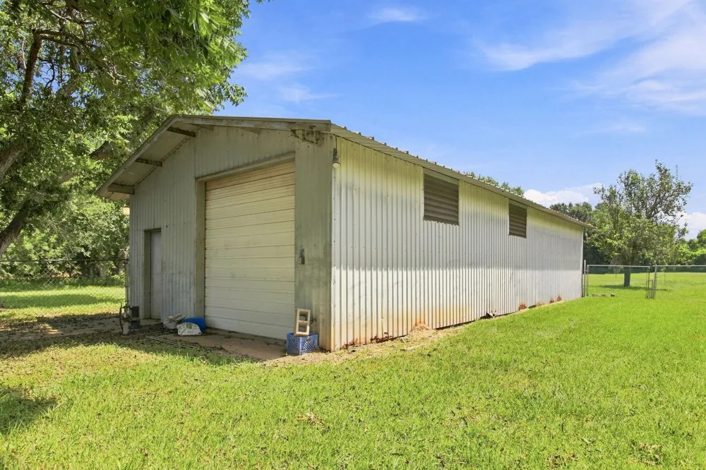 817 Masonic Oak Drive Brazoria, TX 77422