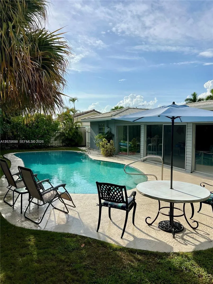 1241 Manor Dr Singer Island, FL 33404