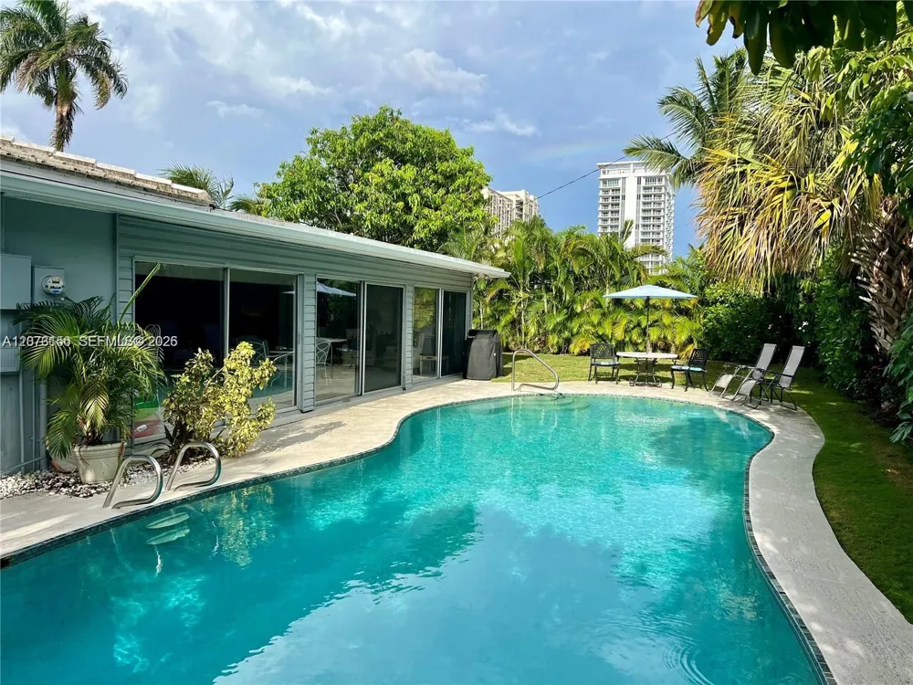 1241 Manor Dr Singer Island, FL 33404