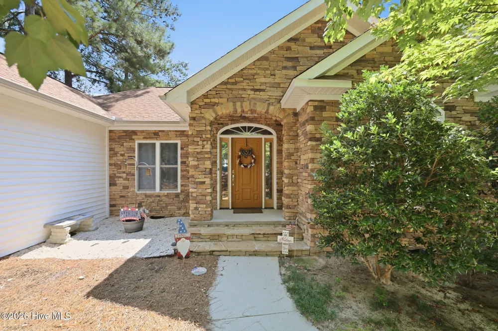 104 Fox Run Court West End, NC 27376