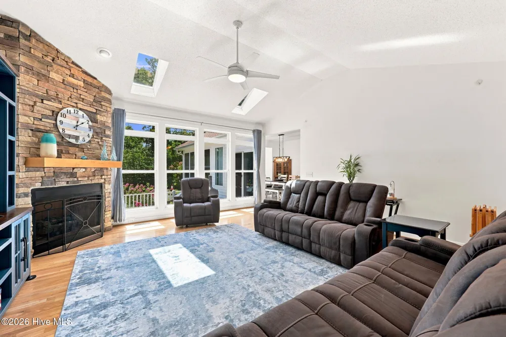 104 Fox Run Court West End, NC 27376