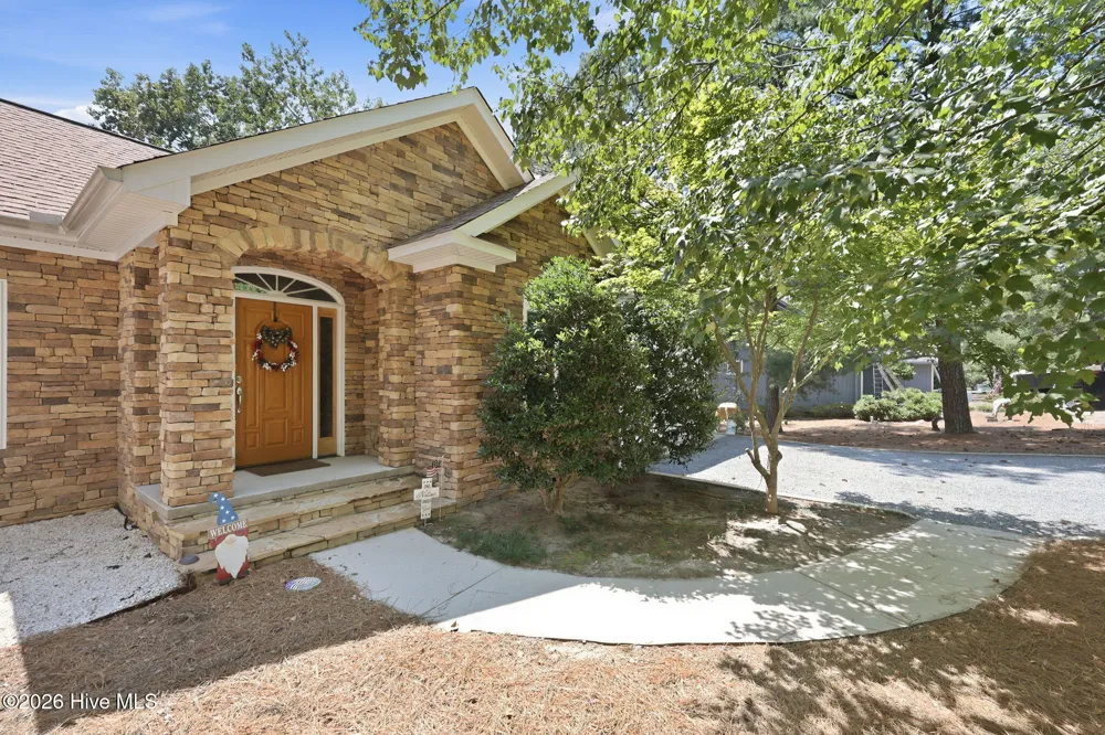 104 Fox Run Court West End, NC 27376
