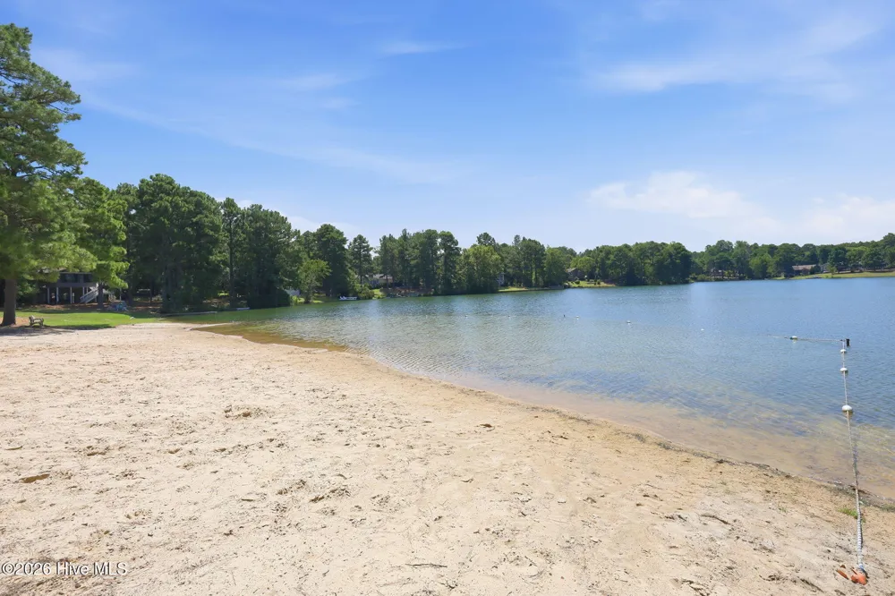 104 Fox Run Court West End, NC 27376