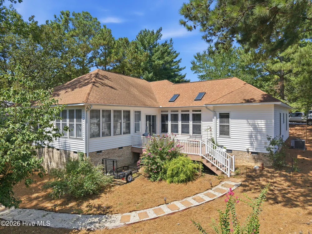 104 Fox Run Court West End, NC 27376
