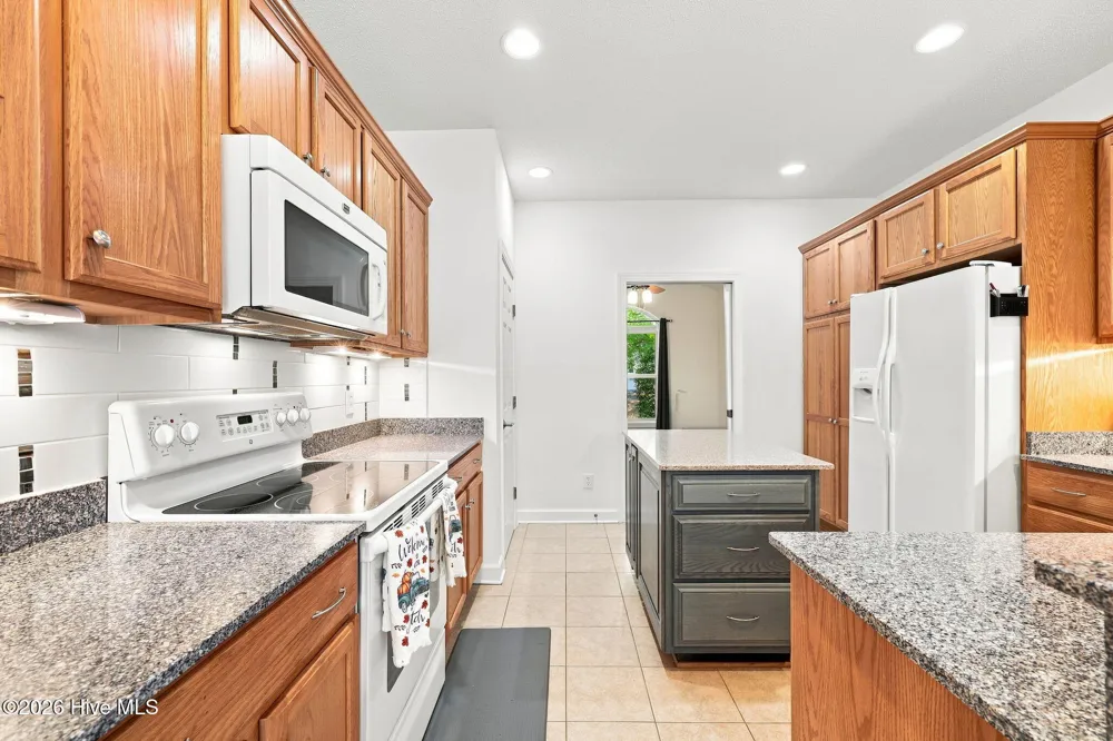104 Fox Run Court West End, NC 27376