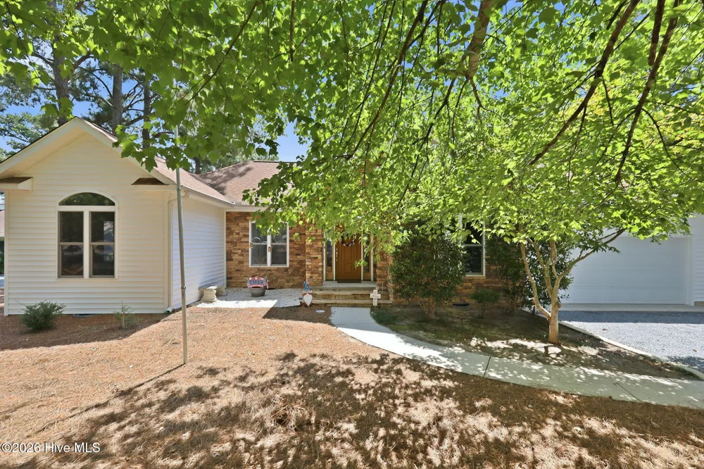 104 Fox Run Court West End, NC 27376
