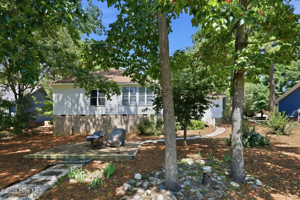 104 Fox Run Court West End, NC 27376