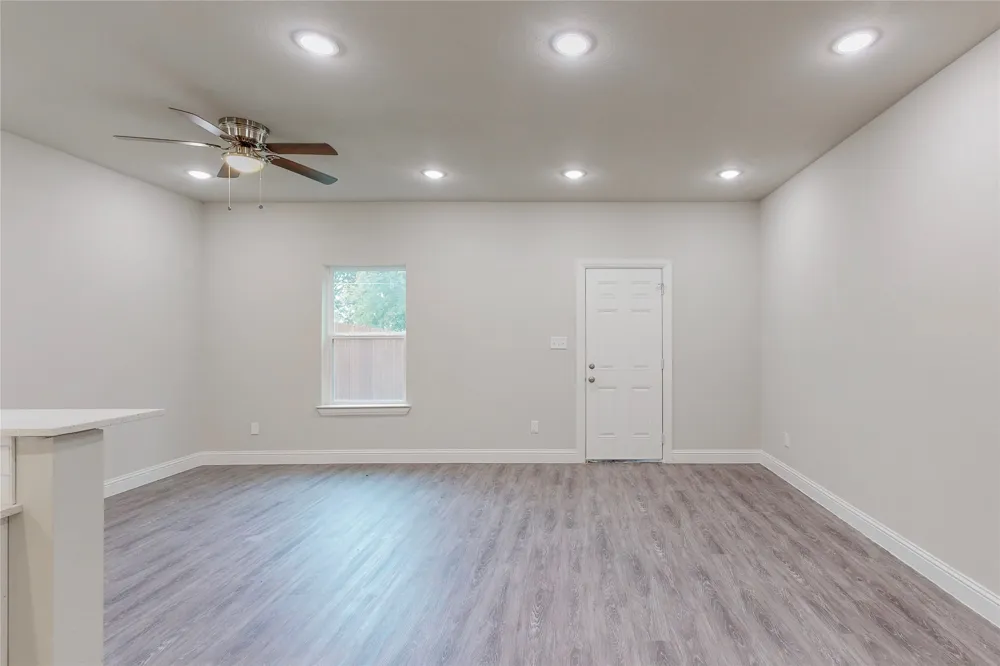618 W Sears Street Denison, TX 75020