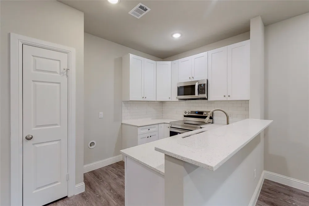 618 W Sears Street Denison, TX 75020