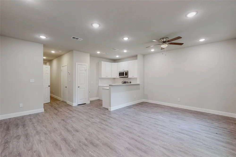 618 W Sears Street Denison, TX 75020