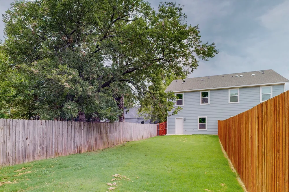 618 W Sears Street Denison, TX 75020