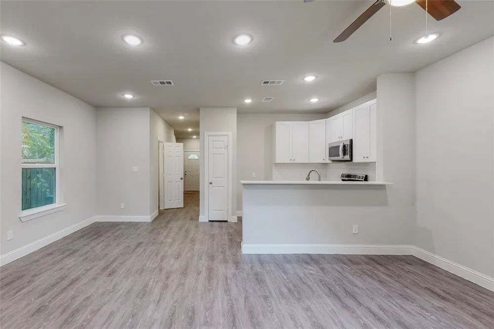 618 W Sears Street Denison, TX 75020