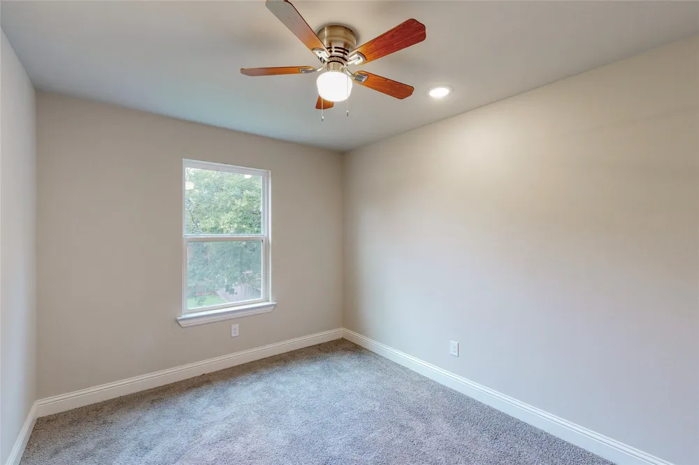 618 W Sears Street Denison, TX 75020