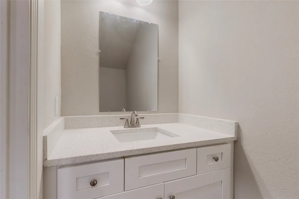 618 W Sears Street Denison, TX 75020